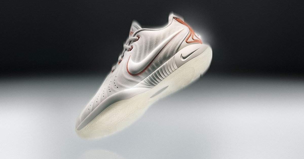 The nike Dark LeBron 21 "Akoya" will be released on 28 September.